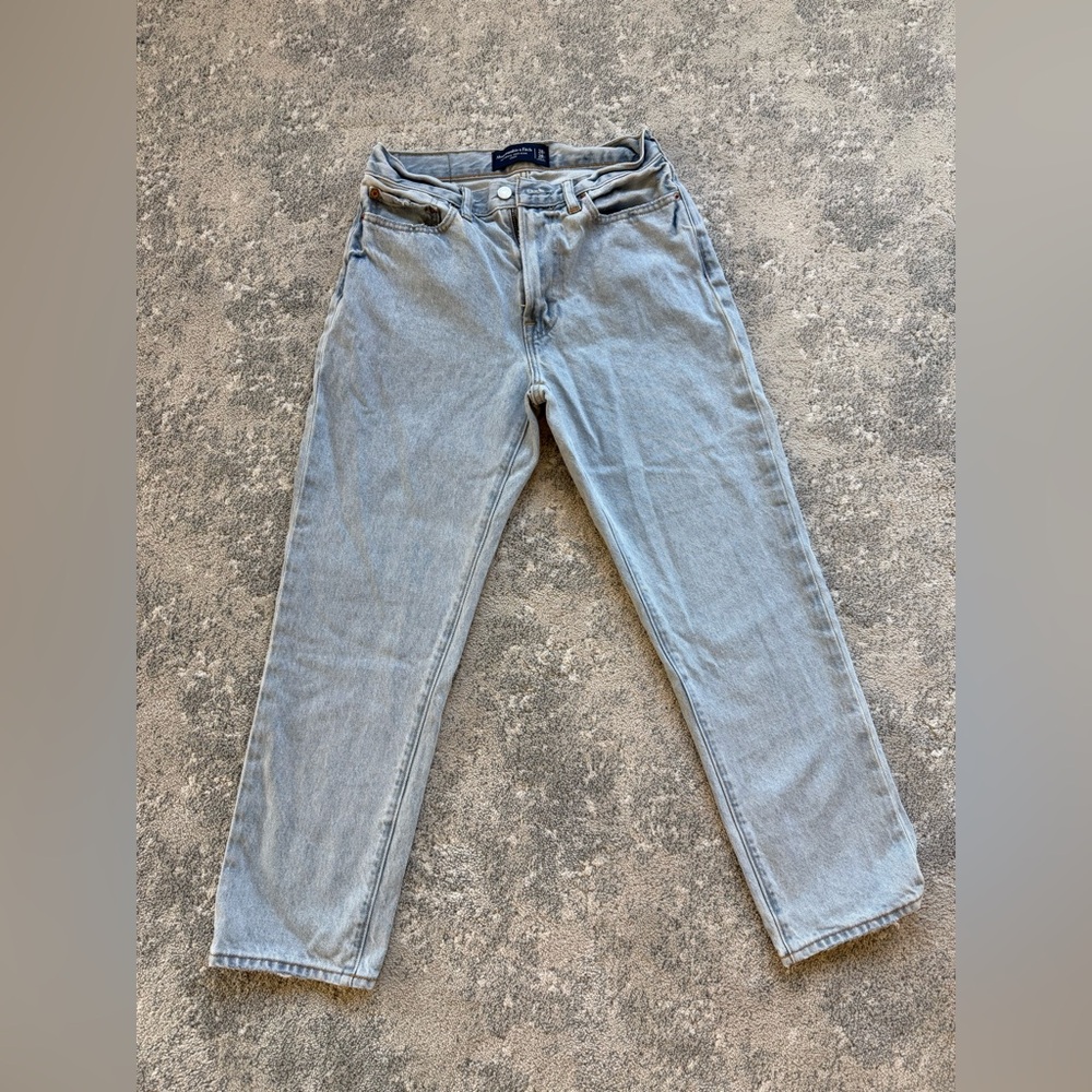 Abercrombie and Fitch Authentic Rigid Denim, Loose fit, light wash, 28W X 28 L